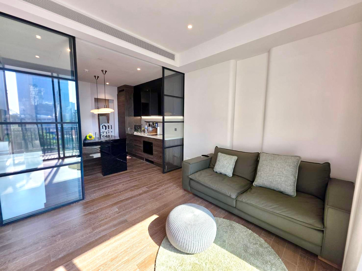 For SaleCondoWitthayu, Chidlom, Langsuan, Ploenchit : Muniq Langsuan: 1+1bed 1bath 64.56sqm. 23,500,000 Am: 0656199198