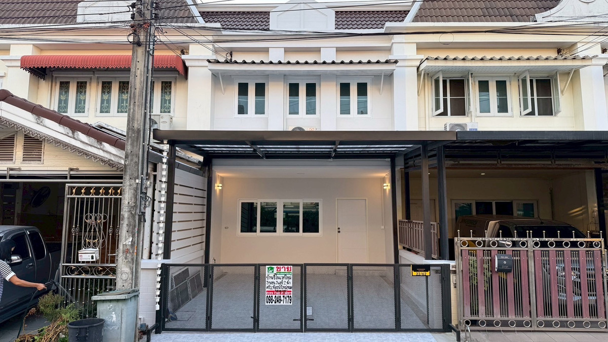 ขายทาวน์โฮมลาดกระบัง สุวรรณภูมิ : ขายด่วน ทฮ 2 ชั้น 3 ห้องนอน รีโนเวทใหม่ทั้งหมด สุขภัณฑ์ใหม่ หมู่บ้าน ดิเอ็กคลูซีฟ เฉลิมพระเกียรติ ร.9 ซอย72 ใกล้วงแหวนกาญจนาภิเษก, สนามบินสุวรรณภูมิ 