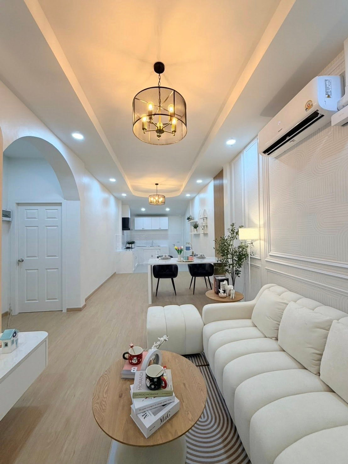 For SaleTownhomePattaya, Bangsaen, Chonburi : Chokchai Village 4 / 2 Bedrooms (FOR SALE) BEWN143