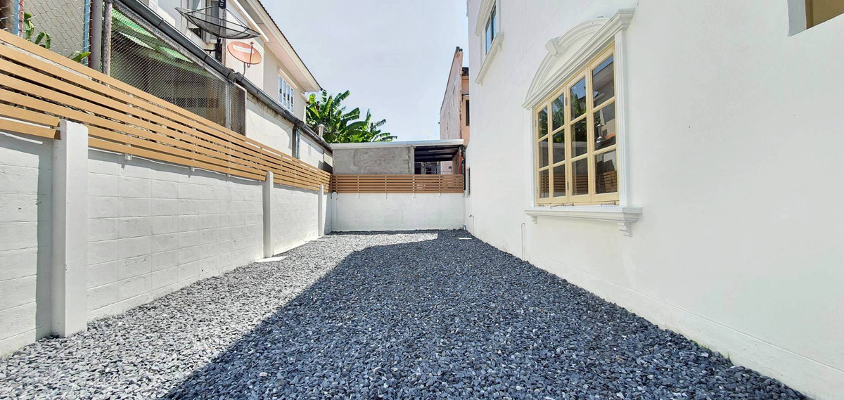 ขายทาวน์โฮมนนทบุรี บางใหญ่ บางบัวทอง :  282AGKI ทาวน์เฮาส์ 2 ชั้น ใกล้รถไฟฟ้า ราคาดี โซนบางบัวทอง บ้านสภาพดี พร้อมเข้าอยู่ 