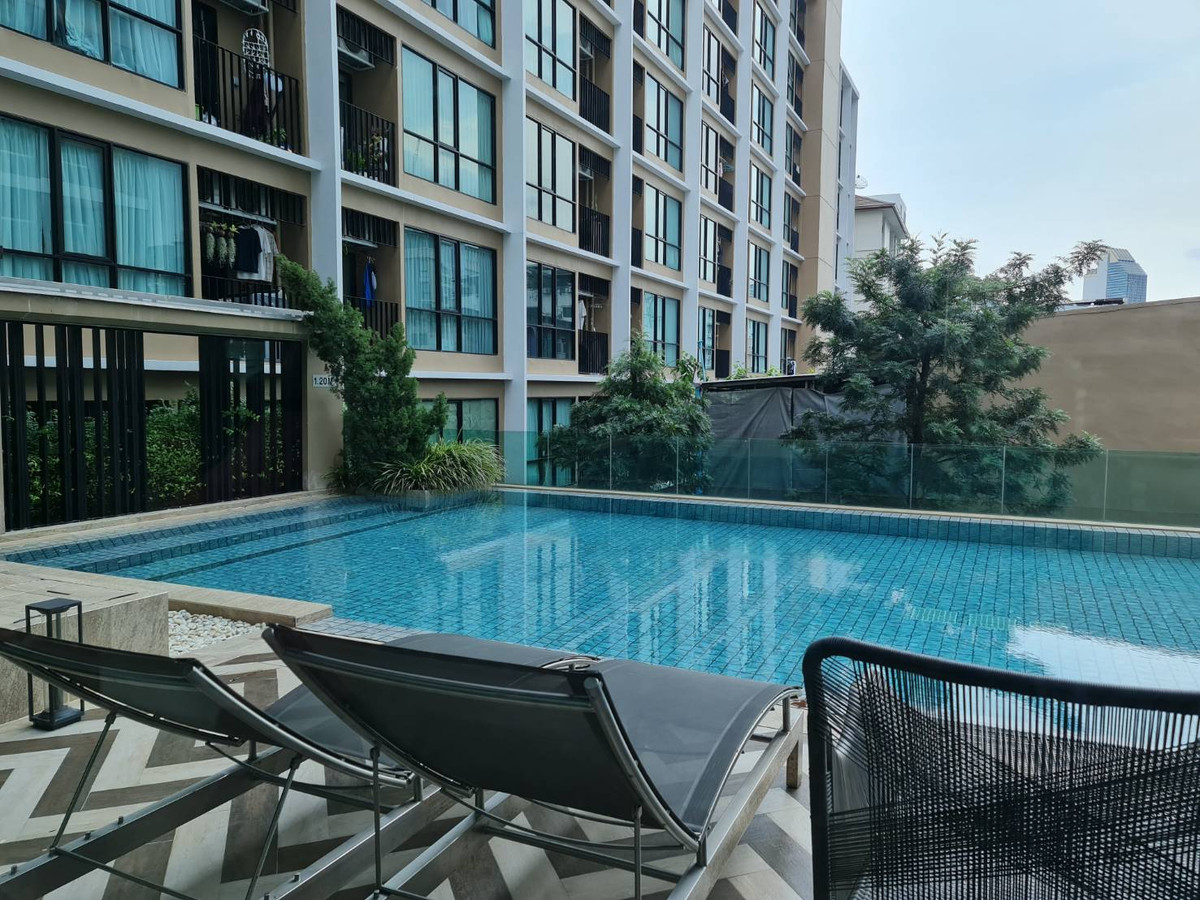 For RentCondoRatchadapisek, Huaikwang, Suttisan : Condo for rent, convenient travel, a few minutes from the Huai Khwang MRT, fully furnished. Ready to move in immediately.   **Minimum rental contract 1 year.