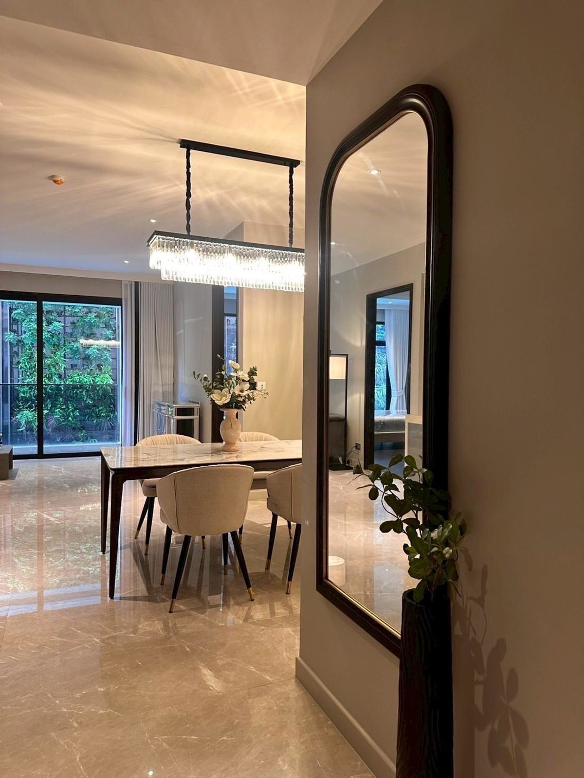 ให้เช่าคอนโดสุขุมวิท อโศก ทองหล่อ : Contemporary Condo for Rent Thonglor | Pet-Friendly Special Price | Near BTS Thonglor | 130,000 THB/Month | คอนโดสไตล์ร่วมสมัยให้เช่า ทองหล่อ เลี้ยงสัตว์ได้ ราคาพิเศษ ทำเลทอง ใกล้ BTS ทองหล่อ 130,000 บาท/เดือน ⸻LTH14769