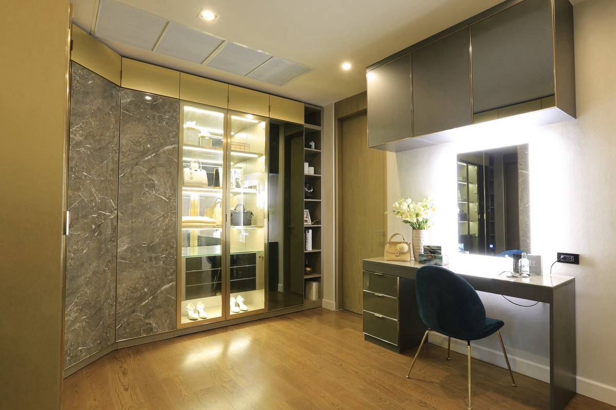 ให้เช่าทาวน์โฮมสุขุมวิท อโศก ทองหล่อ : Quarter39 4-bedroom luxury townhome 4 bed 5 bath 400sqm 3 parking 220 k/month 