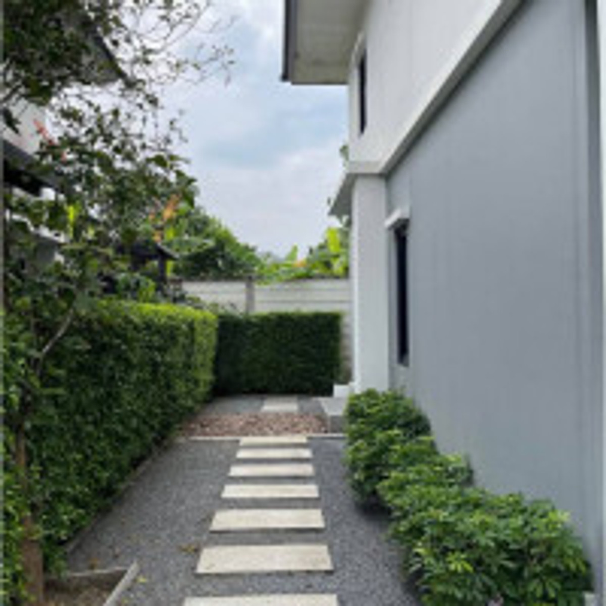 For SaleHouseNonthaburi, Bang Yai, Bangbuathong : บ้านเดี่ยว ดีไลท์ รัตนาธิเบศร์-ท่าอิฐ 50.4 ตร.ว. เพียง 3.9 ล้าน! 3 นอน 2 น้ำ หน้าบ้านทิศเหนือเย็นสบาย พื้นที่ใช้สอย 150 ตร.ม. ทำเลดีใกล้ MRT สายสีม่วง 