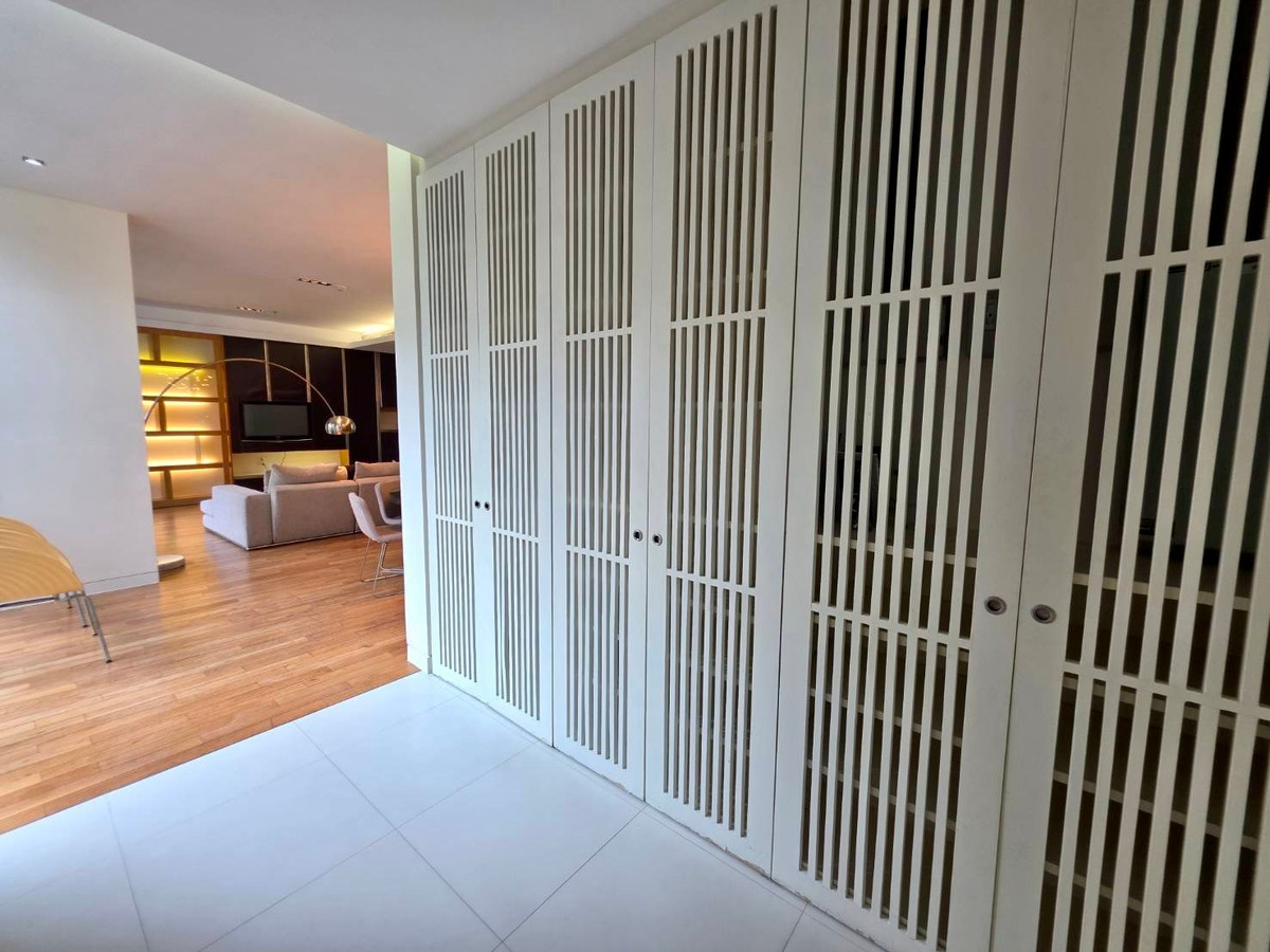 คอนโดสุขุมวิท อโศก ทองหล่อ : Domus Sukhumvit 16: 2+1 bed 3bath 167sqm. Sell: 45,000,000 Rent: 110,000/mth. Am: 0656199198