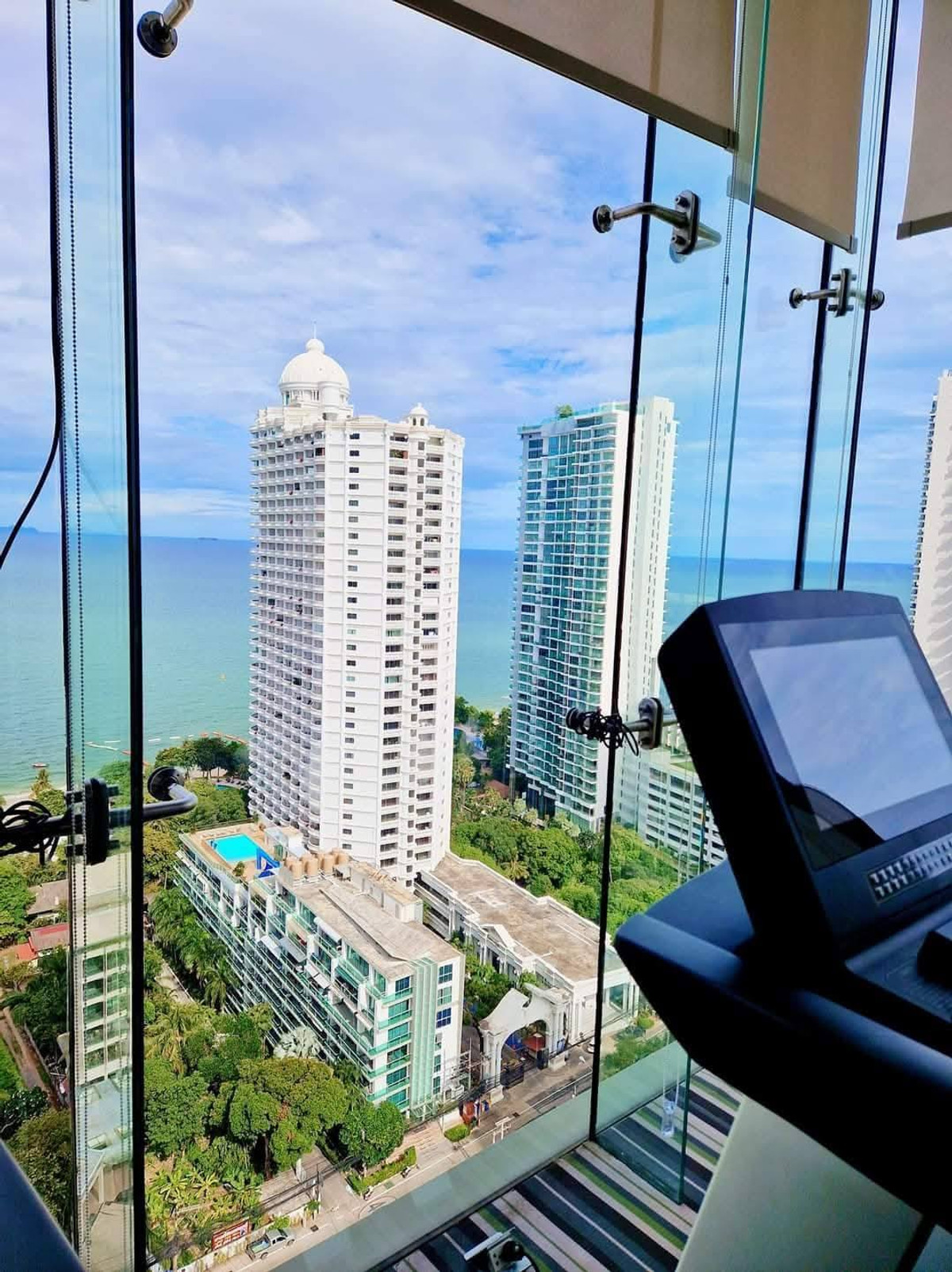 ให้เช่าคอนโดพัทยา บางแสน ชลบุรี สัตหีบ : The Riviera Wong Amat Beach / Studio (FOR RENT), เดอะ ริเวียร่า วงศ์อมาตย์ บีช / สตูดิโอ (เช่า) BEWN140