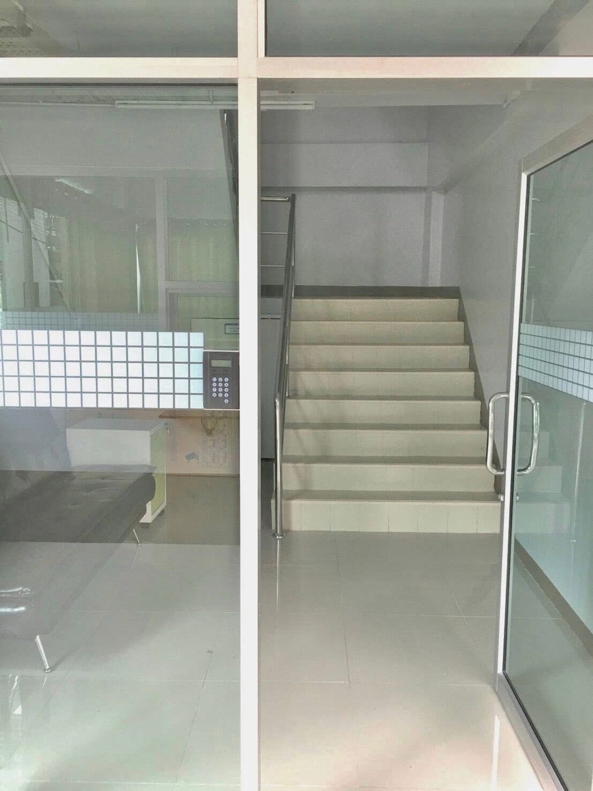 ขายกิจการโรงแรม & กิจการอพาร์ตเมนต์ศรีราชา แหลมฉบัง บ้านบึง : ขายตึกอพาร์ทเม้น ศรีราชา ชลบุรี ใกล้ ม.เกษตร 900 เมตร 