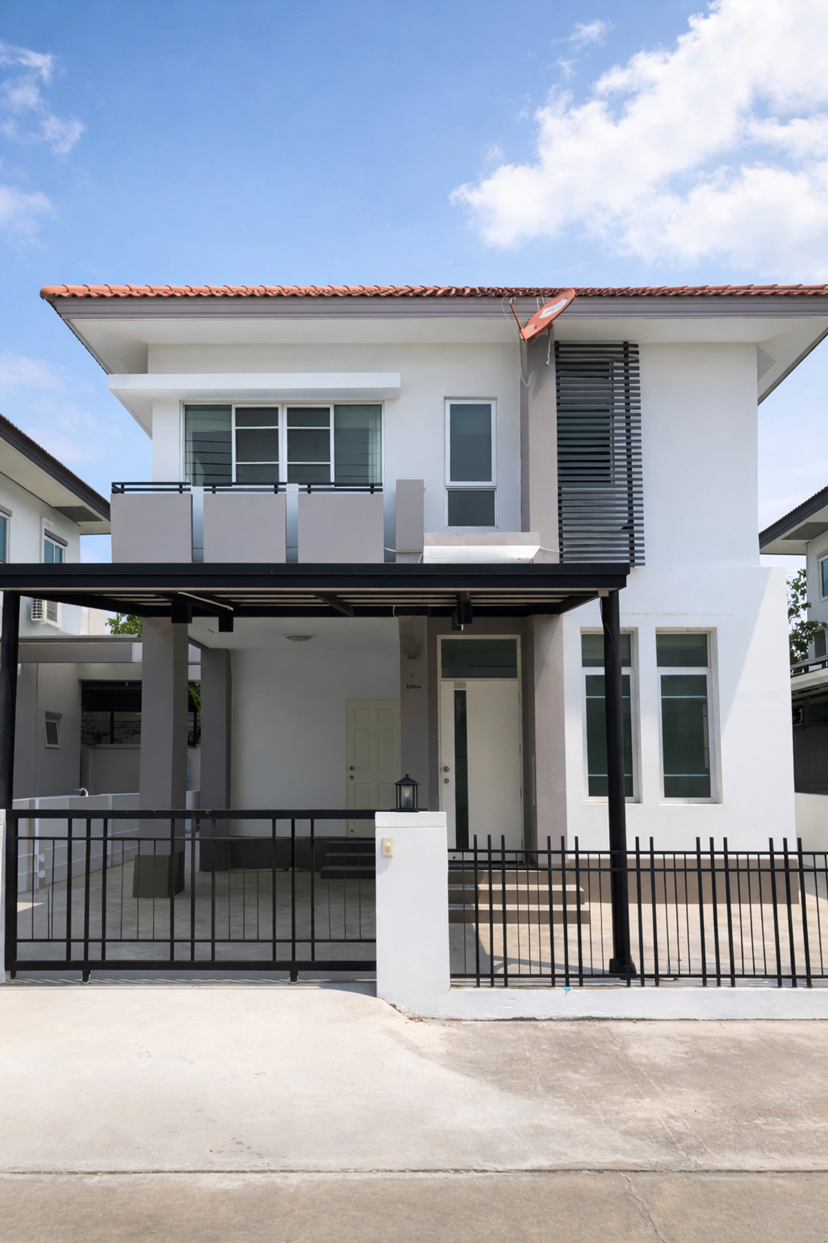 ให้เช่าบ้านลาดกระบัง สุวรรณภูมิ : ให้เช่า บ้านแฝดสไตล์บ้านเดี่ยว บ้านพร้อมพัฒน์พระราม9-วงแหวนใกล้แอร์พอร์ตลิ้งด่านทับช้าง