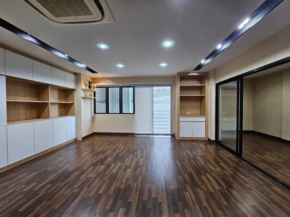 For SaleHome OfficeKaset Nawamin,Ladplakao : District Ekkamai - Ramintra / 2 Bedrooms (FOR SALE) MNT026