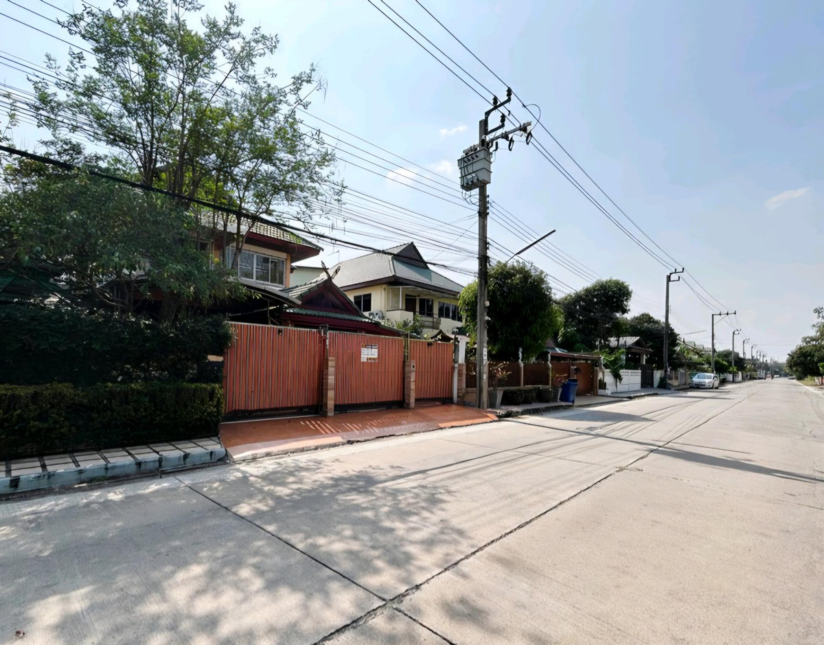 ขายบ้านนนทบุรี บางใหญ่ บางบัวทอง : บ้านเดี่ยว 2 ชั้น 🏡 หมู่บ้านพลอยมณี บัวทองเคหะ — 4 นอน 3 จอด หน้าบ้านไม่ติดใคร วิวสวนทะเลสาบ