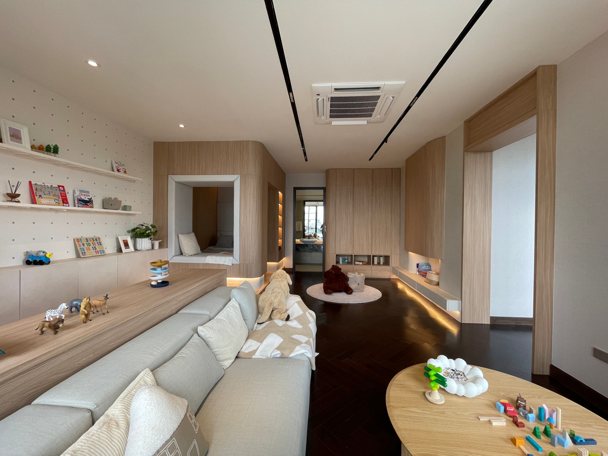 ขายบ้านเลียบทางด่วนรามอินทรา : "หนึ่งเดียวบนเลียบด่วน! Cira Residences บ้านเดี่ยว Ultra-Luxury 3.5 ชั้น พื้นที่ 845 ตร.ม. พร้อมสระว่ายน้ำส่วนตัว | ใกล้ทองหล่อ-พระราม 9 เพียงไม่กี่นาที (สังคมส่วนตัวเพียง 9 ยูนิต)"