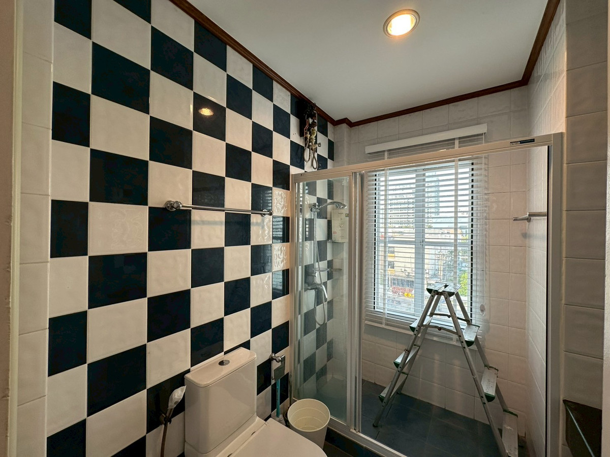 ให้เช่าทาวน์โฮมสุขุมวิท อโศก ทองหล่อ : Luxury Townhouse in Thonglor | Large Living Space 386 Sq.m. Near BTS Thonglor | ทาวน์เฮ้าส์ขนาดใหญ่ในย่านทองหล่อ หนึ่งในทำเล Prime Residential Area ของกรุงเทพ 