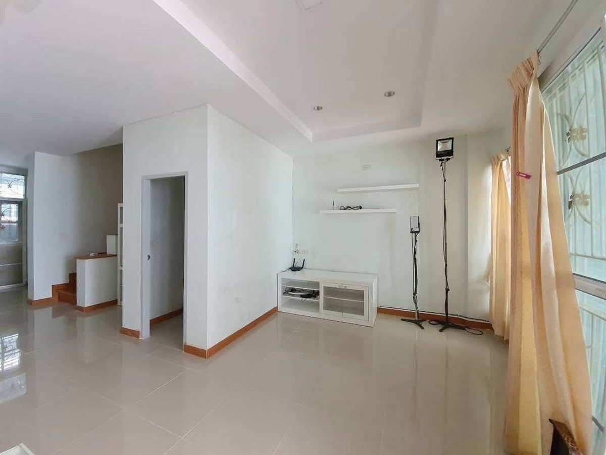 For RentTownhomeChiang Mai : Townhome for rent, 2 floors, area 125 sq m., everyday village project, 3 bedrooms.