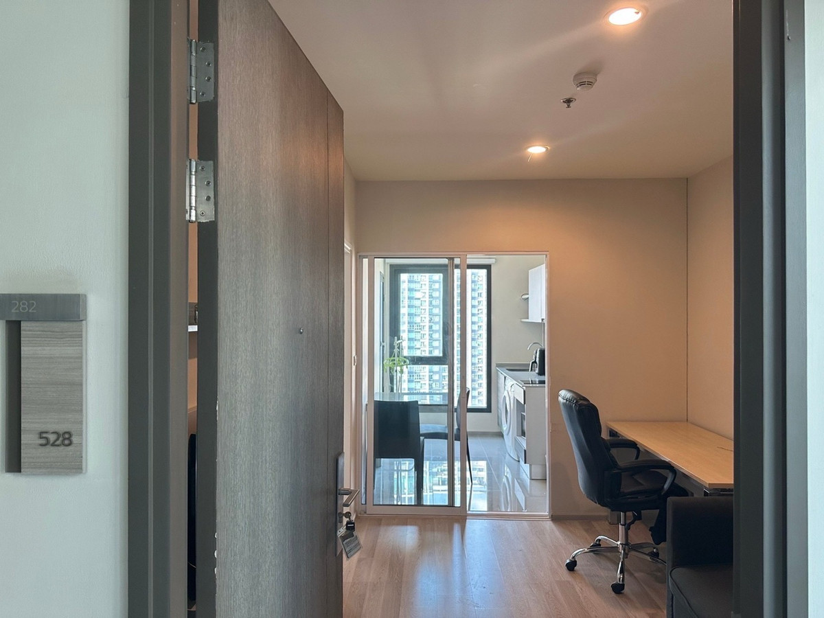 ขายคอนโดรัชดา ห้วยขวาง : centric station Centric Huaikhwang ห้องสวยพร้อมขาย ชั้น 18 ห้องมุม กว้างขวาง