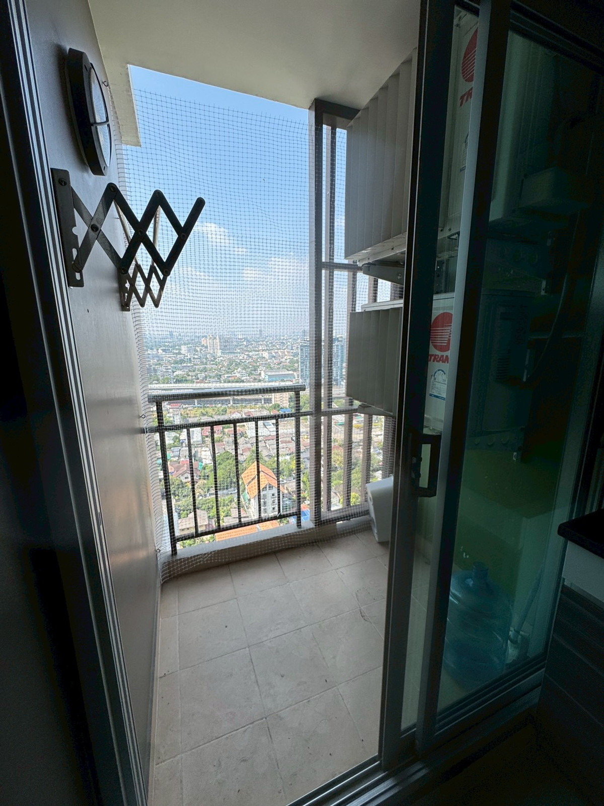 ขายคอนโดบางซื่อ วงศ์สว่าง เตาปูน : **ขายห้องพร้อมอยู่ แต่งครบสภาพใหม่!! Supalai Veranda Ratchavipha-Prachachuen 1Bedroom พื้นที่ 44 ตร.ม. ชั้น 28 อาคาร Center วิวสระว่ายน้ำ สนใจ LINE: @pattydavil555