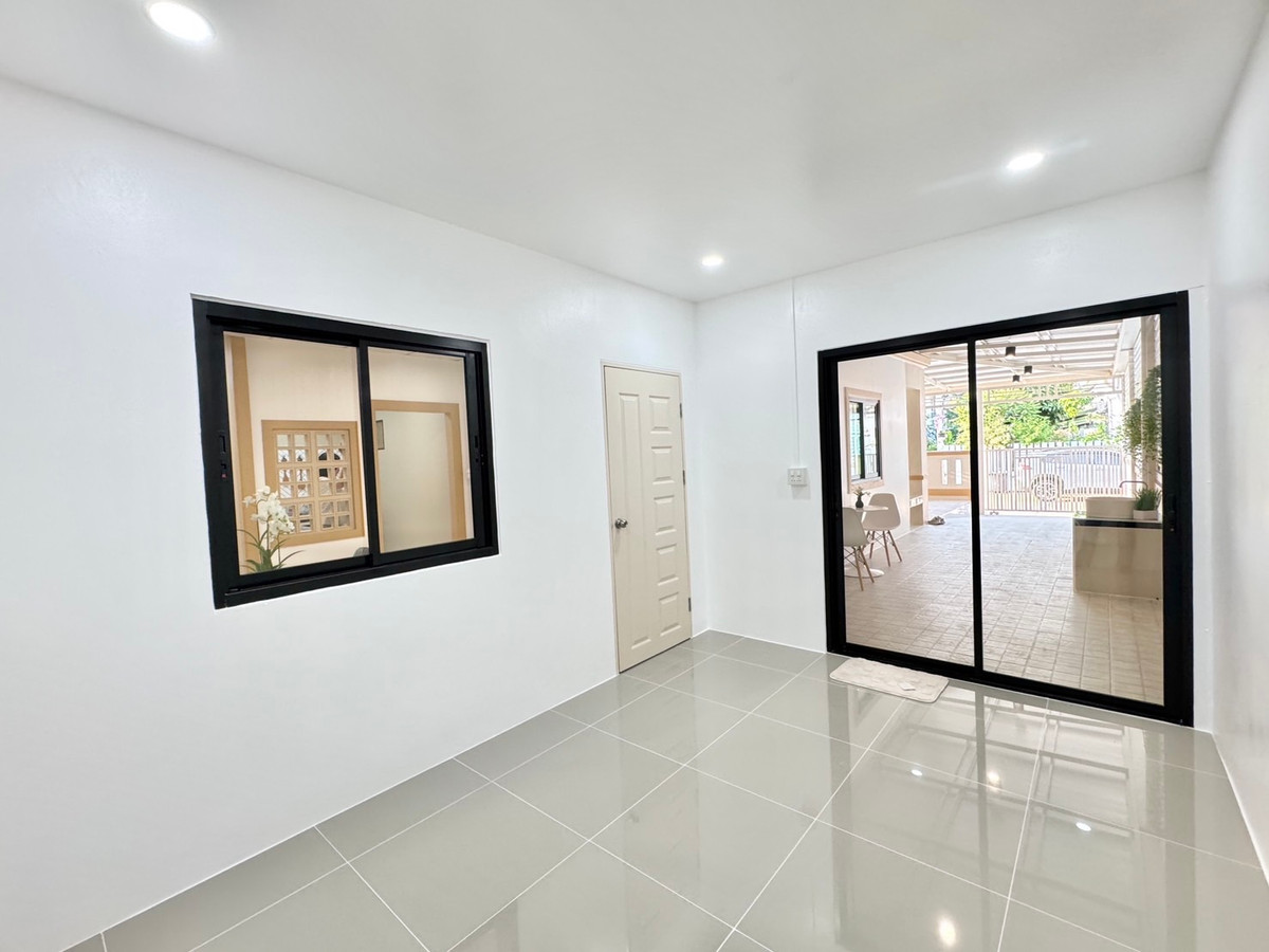 ขายนนทบุรี บางใหญ่ บางบัวทอง : ขายบ้านแฝดพฤกษา 19 วัดลาดปลาดุก 35 ตร.ว. หน้ากว้าง 10 ม. จอดรถ 3 คัน ฟรีโอน