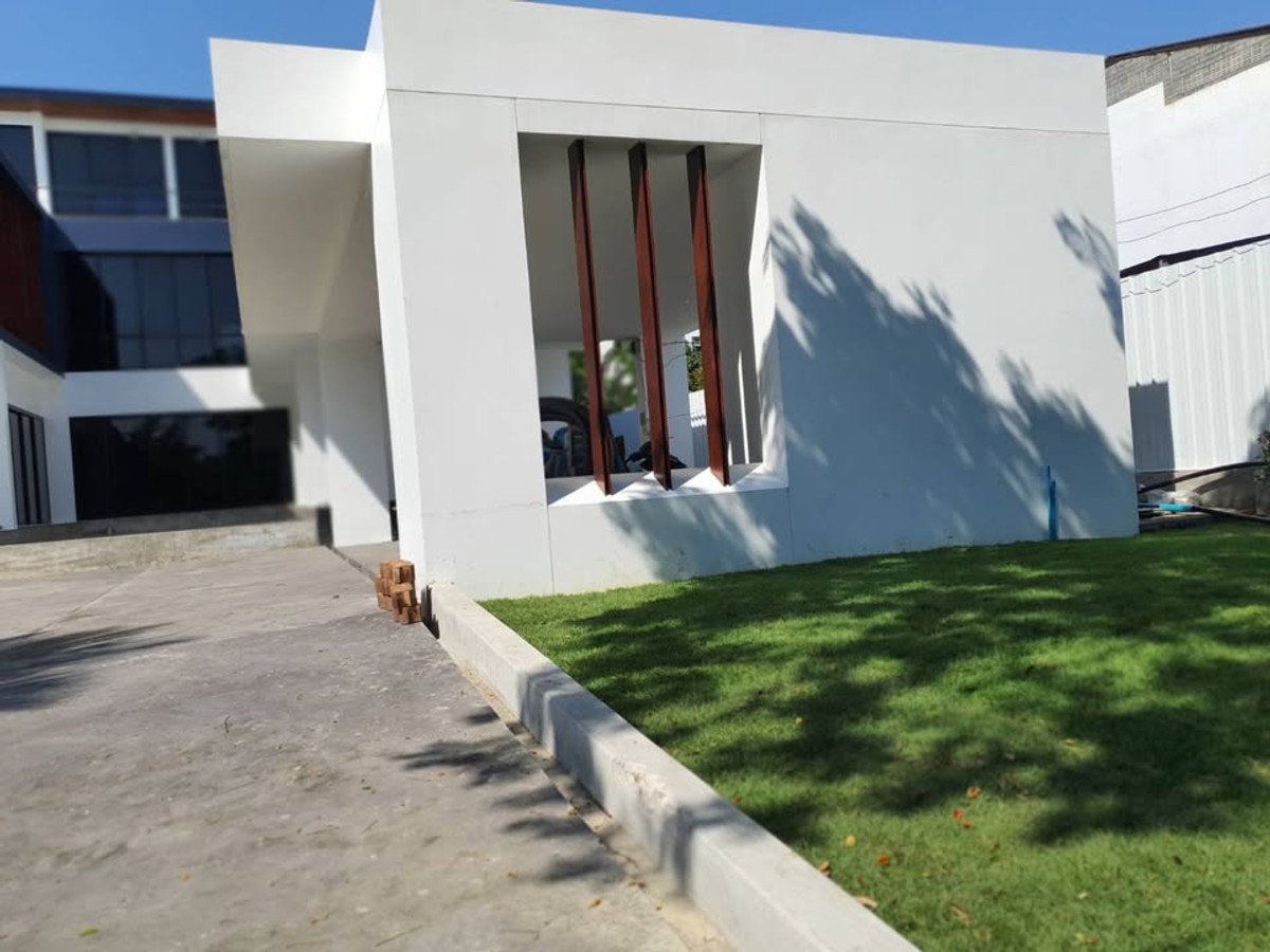 Sukhumvit, Asoke, Thonglor : 🏡✨ Luxury 3-Storey Pool Villa Sukhumvit 62 Bangkok ✨🏡