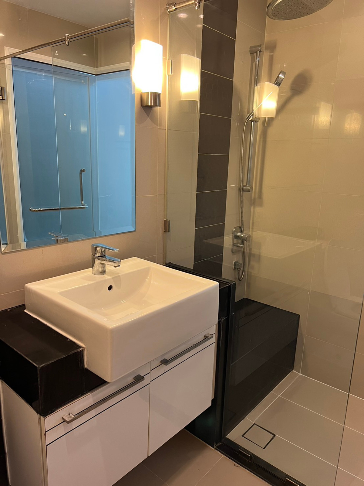 For RentCondoRama9, Petchburi, RCA : [STOP! This deal is an absolute "Godsend"... How is this price even possible at Asoke Intersection? 💎✨]  🔥 Supalai Premier @Asoke - Mind-Blowing Price! Only 21,000 THB/Month! 🔥 (Normally, units at Asoke-Phetchaburi in this size go for 25,000++; 