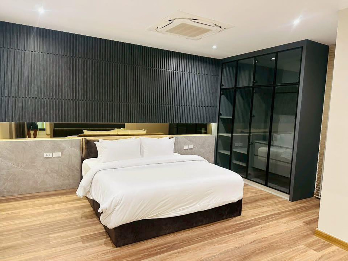 For RentPattaya, Bangsaen, Chonburi : Luxurious pool villa house for rent Near Jomtien Beach, Pattaya