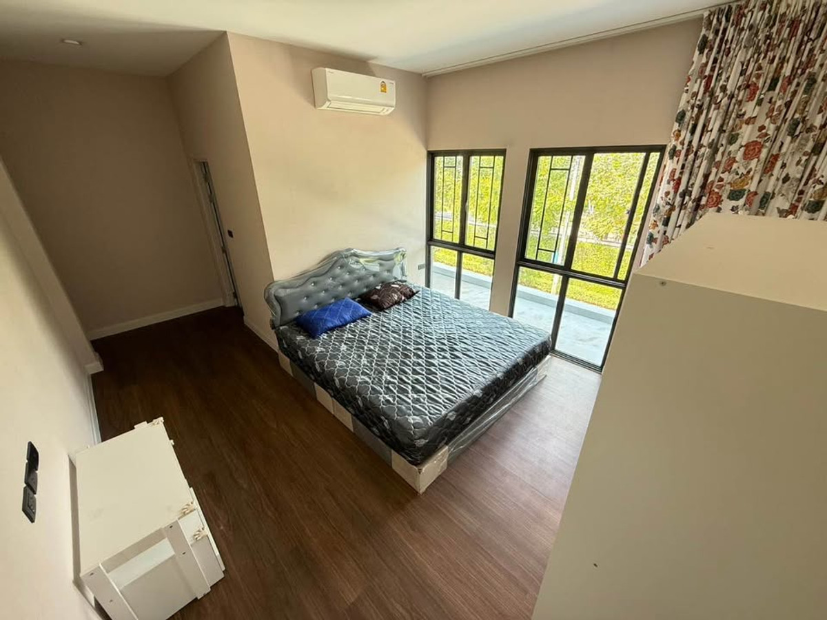 For RentHousePathum Thani,Rangsit, Thammasat : 🔥🔥 Brand new house New model house price 55.,000 /month 🔥🔥 🏡 Single house, Pathum Thani, Bangkok Boulevard project, Tiwanon-Rangsit (Bangkadi zone), Pathum Thani.