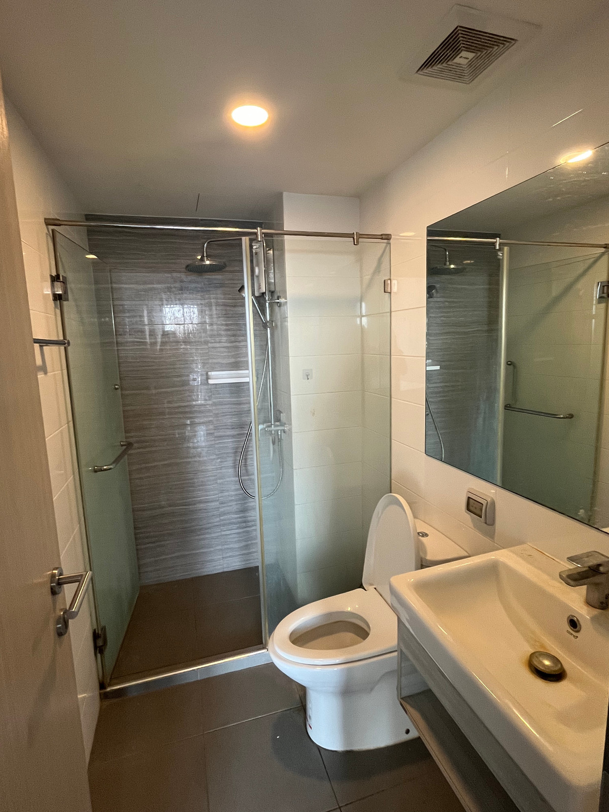 ให้เช่าคอนโดบางนา แบริ่ง ลาซาล : ไนท์บริดจ์ คอลลาจ สุขุมวิท 107 | ชั้นสูง ใกล้ BTS แบริ่ง 10,000 บาท / เดือน