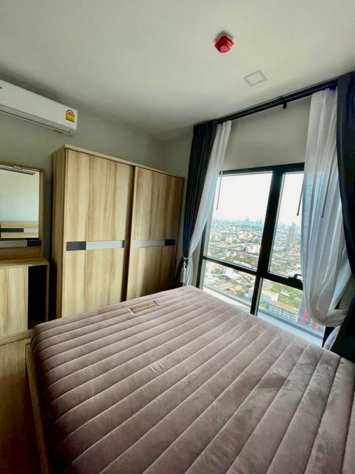 For RentCondoRamkhamhaeng, Hua Mak : 🐶🐱 For Rent: Metris Rama 9 - Ramkhamhaeng | Pet-Friendly Condo 🐾 A cozy and stylish home where you can live happily with your pets 💖