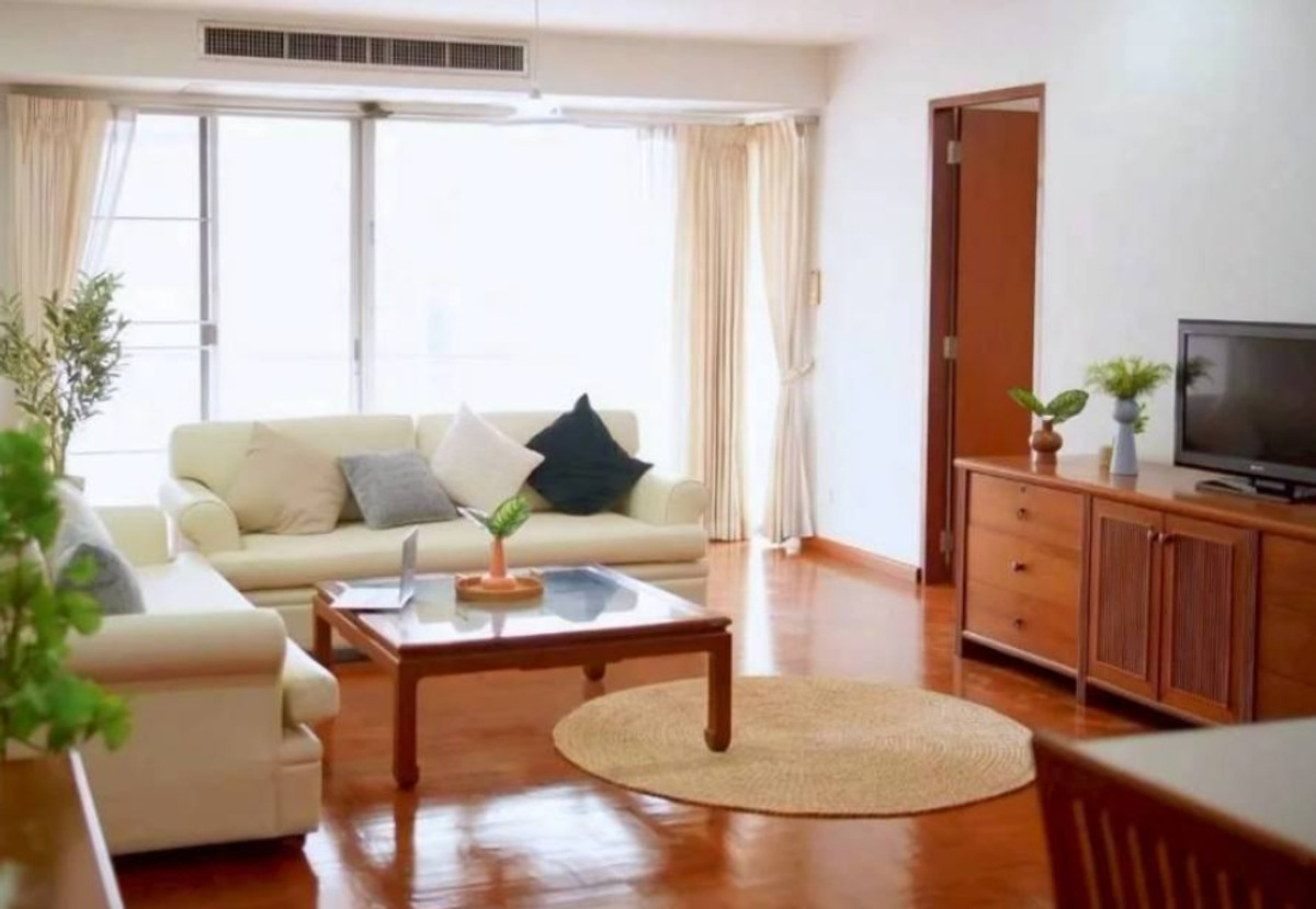 ให้เช่าคอนโดสุขุมวิท อโศก ทองหล่อ : 🐶 Pet-Friendly Condo for Rent | Phrom Phong | No More Sneaking Pets In! | Near BTS Phrom Phong | 95,000 THB/Month | คอนโดเลี้ยงสัตว์ได้ พร้อมพงษ์ ไม่ต้องแอบเลี้ยงอีกต่อไป อยู่กับน้องได้สบาย ใกล้ BTS พร้อมพงษ์  – LTH14901