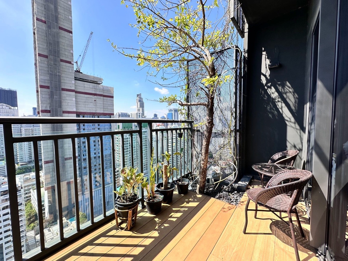 For RentCondoSukhumvit, Asoke, Thonglor : 3 bedrooms, Siamese Exclusive 31, 21st floor, ready to move in.