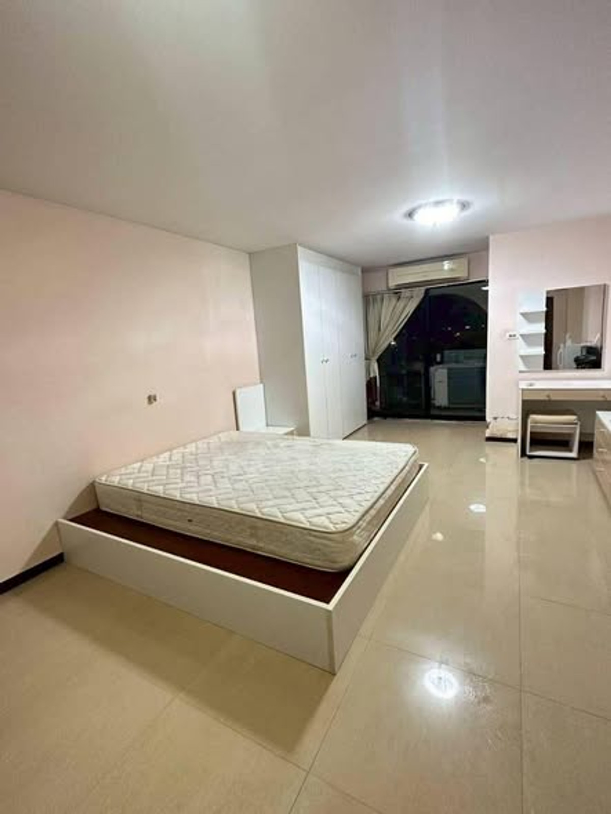 For SaleCondoChaengwatana, Muangthong : 🔥🔥🔥 Urgent sale, beautiful room, newly decorated!!!! Good price condo 🏢Champs Elysees Chaengwattana | Champs Elysees Chaengwattana