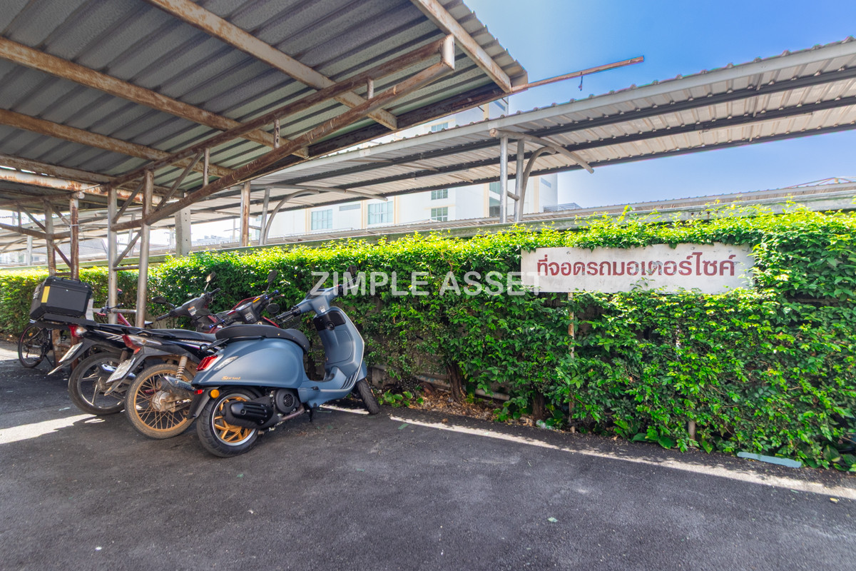 For RentSamut Prakan,Samrong : Line ID: @zimple_asset  Apartment with exclusive price near Bang Phli Industrial Estate, furnished, secure, ready to move-in and near market and supermarket.