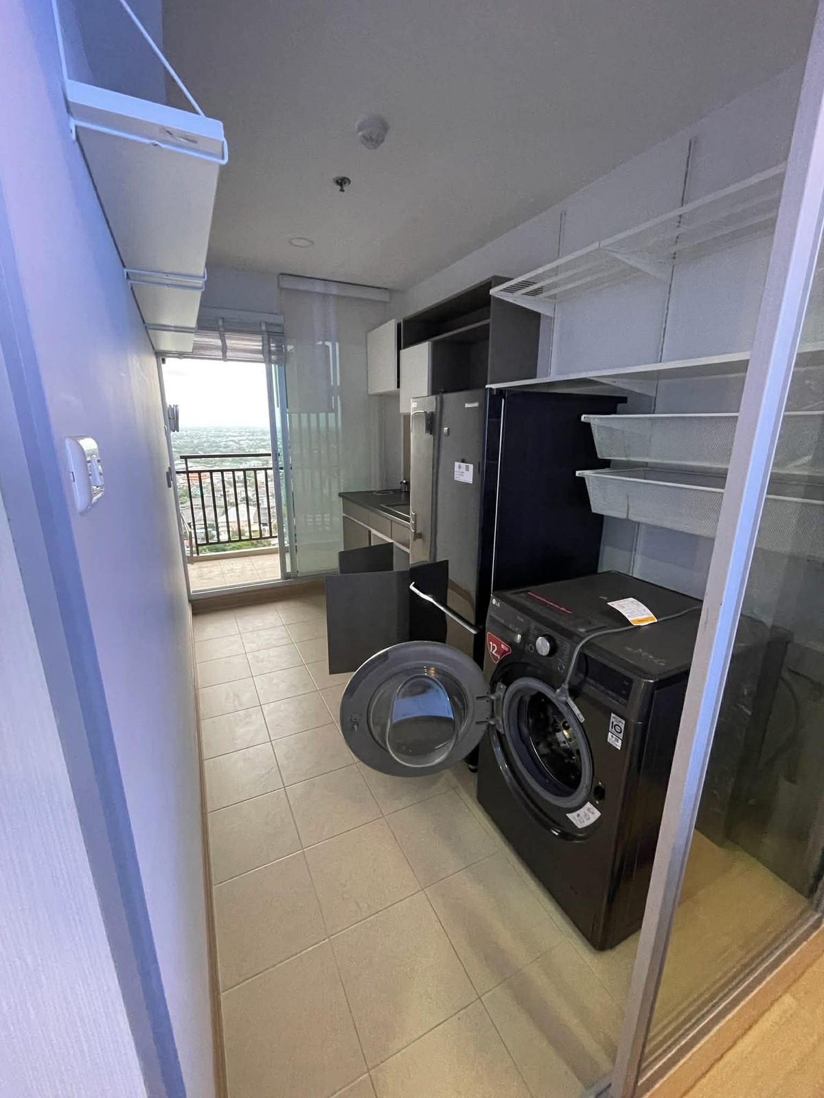 For RentCondoBang kae, Phetkasem : ⭐️ Supalai Veranda Phasi Charoen Station ⭐️ Beautiful room size 42.5 sq m., built-in furniture. There are electrical appliances.