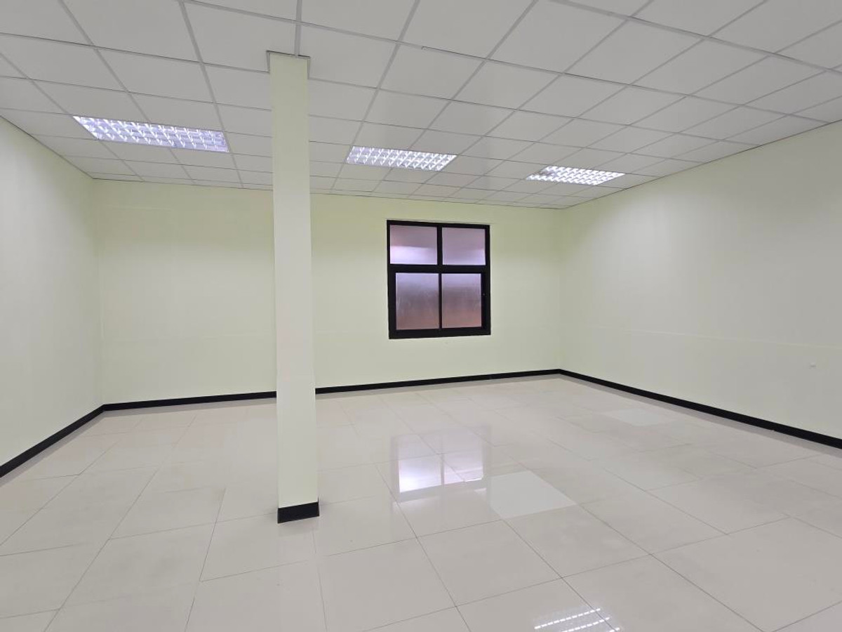 For RentWarehouseAri,Anusaowaree : Ground floor area, service business, product storage, 50-70 sq m., 200-250 baht per sq m. Saphan Khwai