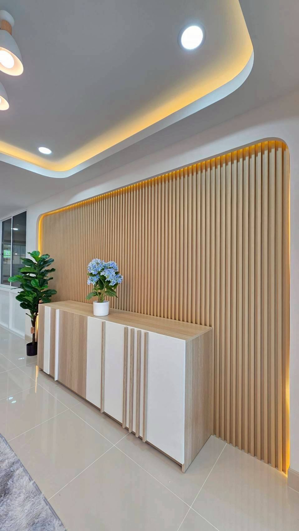 ขายทาวน์โฮมนนทบุรี บางใหญ่ บางบัวทอง : ขายทาวน์เฮ้าส์พระปิ่น 3 หลังริม 30 ตร.ว. 4 นอน มีระเบียงเทอเรส ติดถนนกาญจนาฯ ฟรีโอน