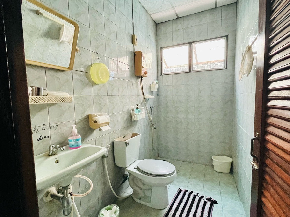 For SaleHouseRamkhamhaeng, Hua Mak : Single house for sale Soi Ramkhamhaeng 68 Near Lam Sali intersection, Ban Ma, Amway, Kittinivet BTS station.