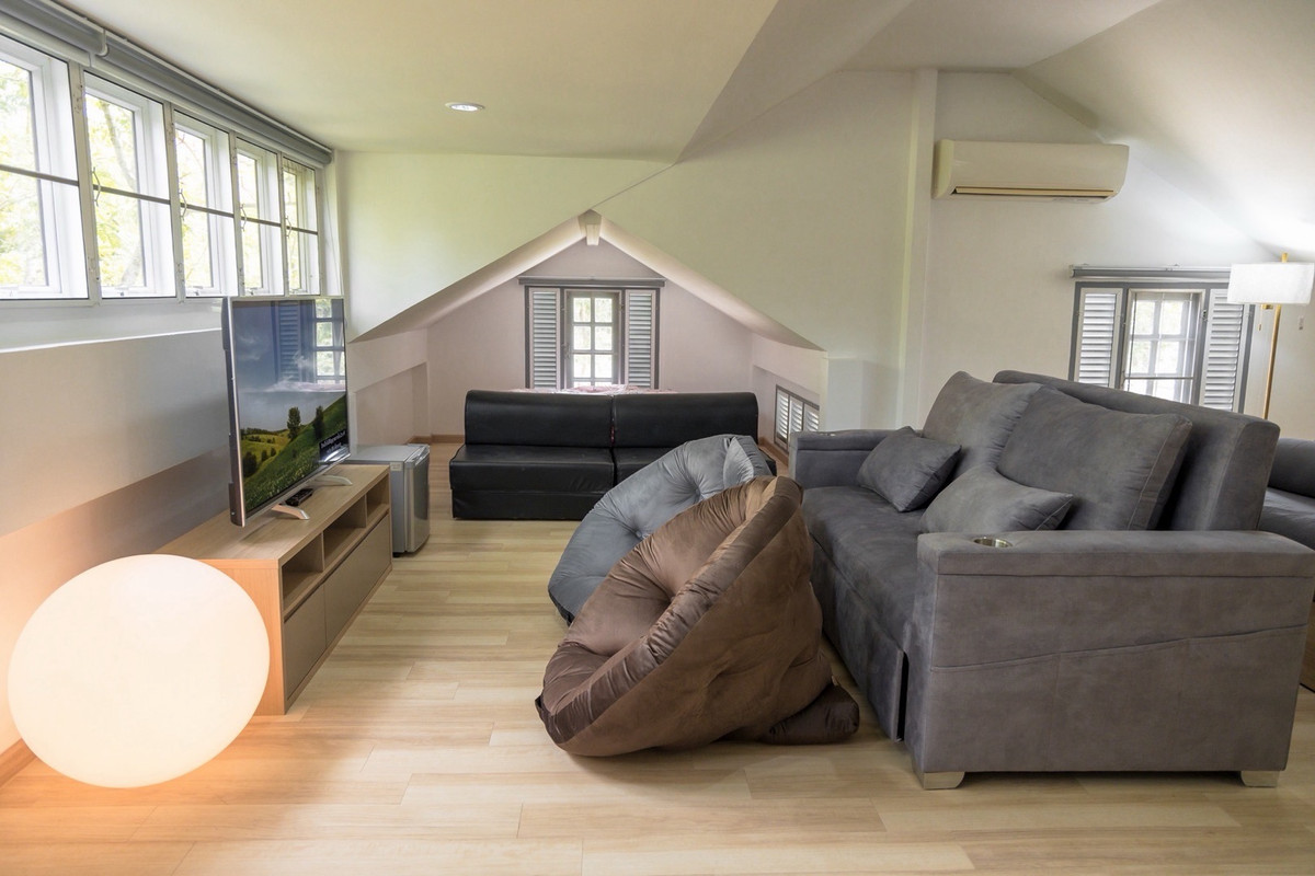 ขายบ้านปากช่อง เขาใหญ่ : ขายบ้านเขาใหญ่ หมูสี 4 ห้องนอน ที่ดิน 253 ตร.ว บ้านพักตากอากาศใกล้อุทยาน เหมาะอยู่อาศัยและลงทุนปล่อยเช่า 
