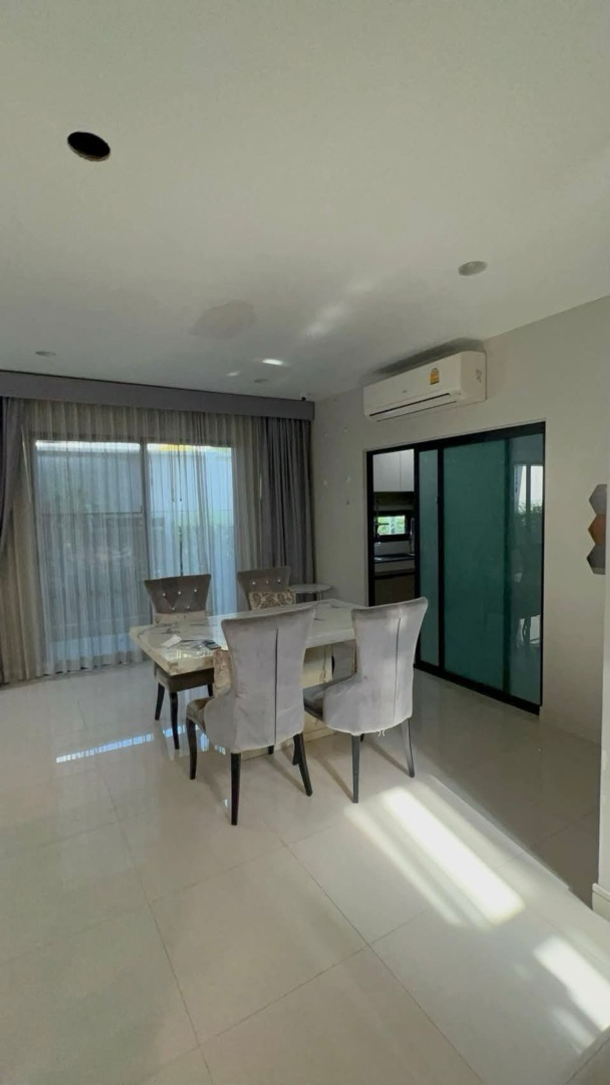 ให้เช่าบ้านปิ่นเกล้า จรัญสนิทวงศ์ : 🏡 ปล่อยเช่าบ้านเดี่ยว โครงการเศรษฐสิริ จรัญ–ปิ่นเกล้า
ทำเลดี ใกล้โรงพยาบาลศิริราช บนถนนเลียบรถไฟตลิ่งชัน เดินทางสะดวก