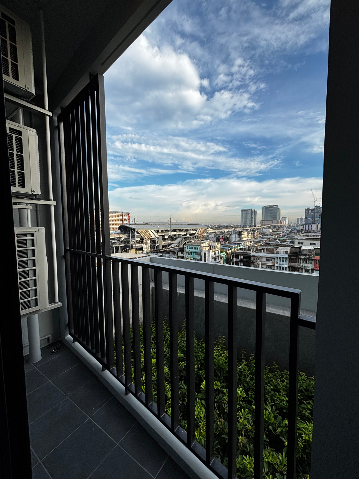 ให้เช่าคอนโดเสรีไทย-นิด้า : IDEO Ramkamheang - Lamsali - 1 bedroom plus 40 ตร.ม. ให้เช่าเพียง 22,000 บาท/เดือน