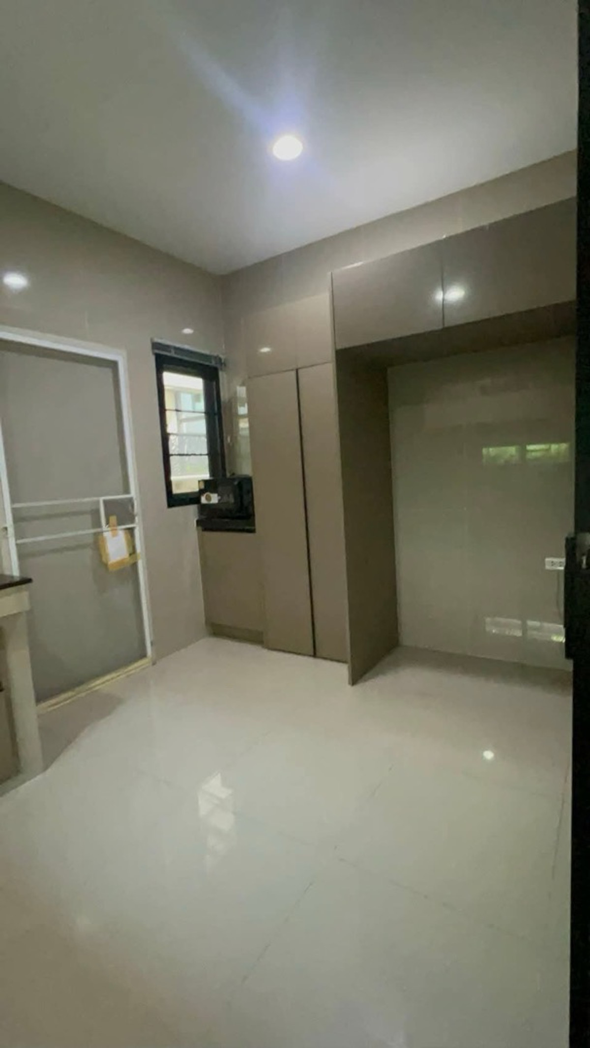 ให้เช่าบ้านปิ่นเกล้า จรัญสนิทวงศ์ : 🏡 ปล่อยเช่าบ้านเดี่ยว โครงการเศรษฐสิริ จรัญ–ปิ่นเกล้า
ทำเลดี ใกล้โรงพยาบาลศิริราช บนถนนเลียบรถไฟตลิ่งชัน เดินทางสะดวก