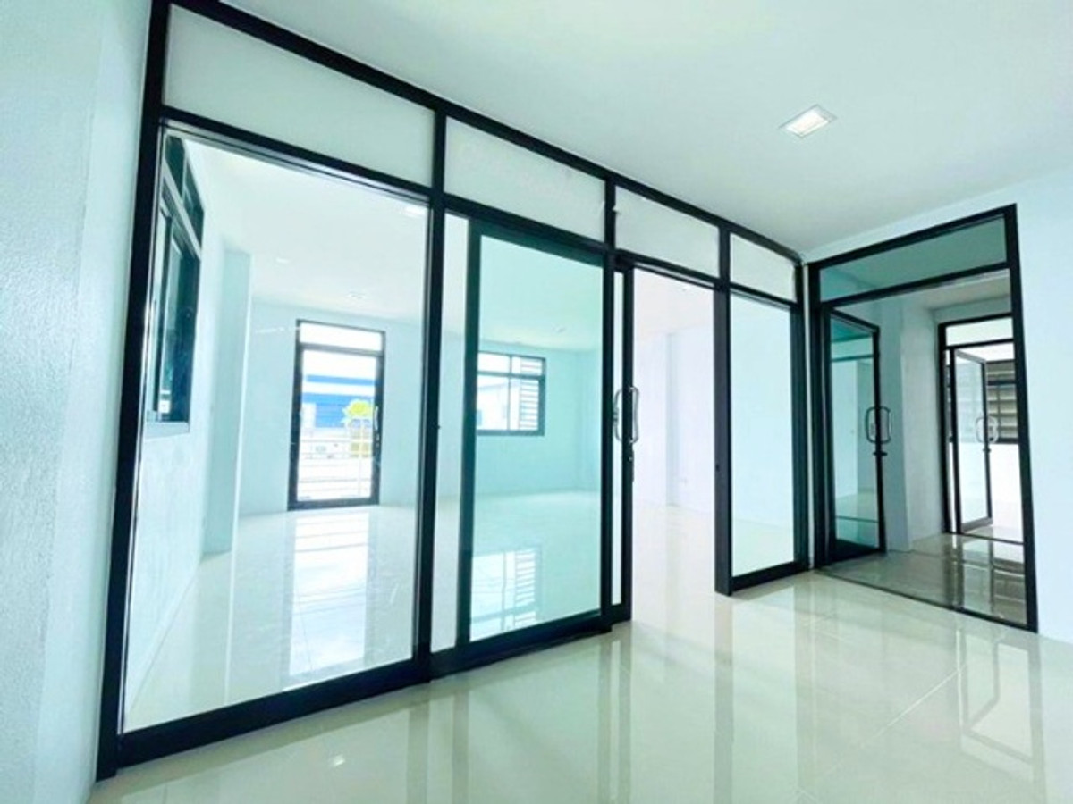 ให้เช่าโกดังมหาชัย สมุทรสาคร : ใกล้ไทวัสดุ บางบอน 800 ม.วัดโพธิ์แจ้ โกดัง โรงงานให้เช่า 860 ตร.ม. พร้อมออฟฟิศ 2 ชั้น 2 นอน 2 น้ำ โกดังกว้าง โปร่งโล่งทำเลเอกชัย บางบอน