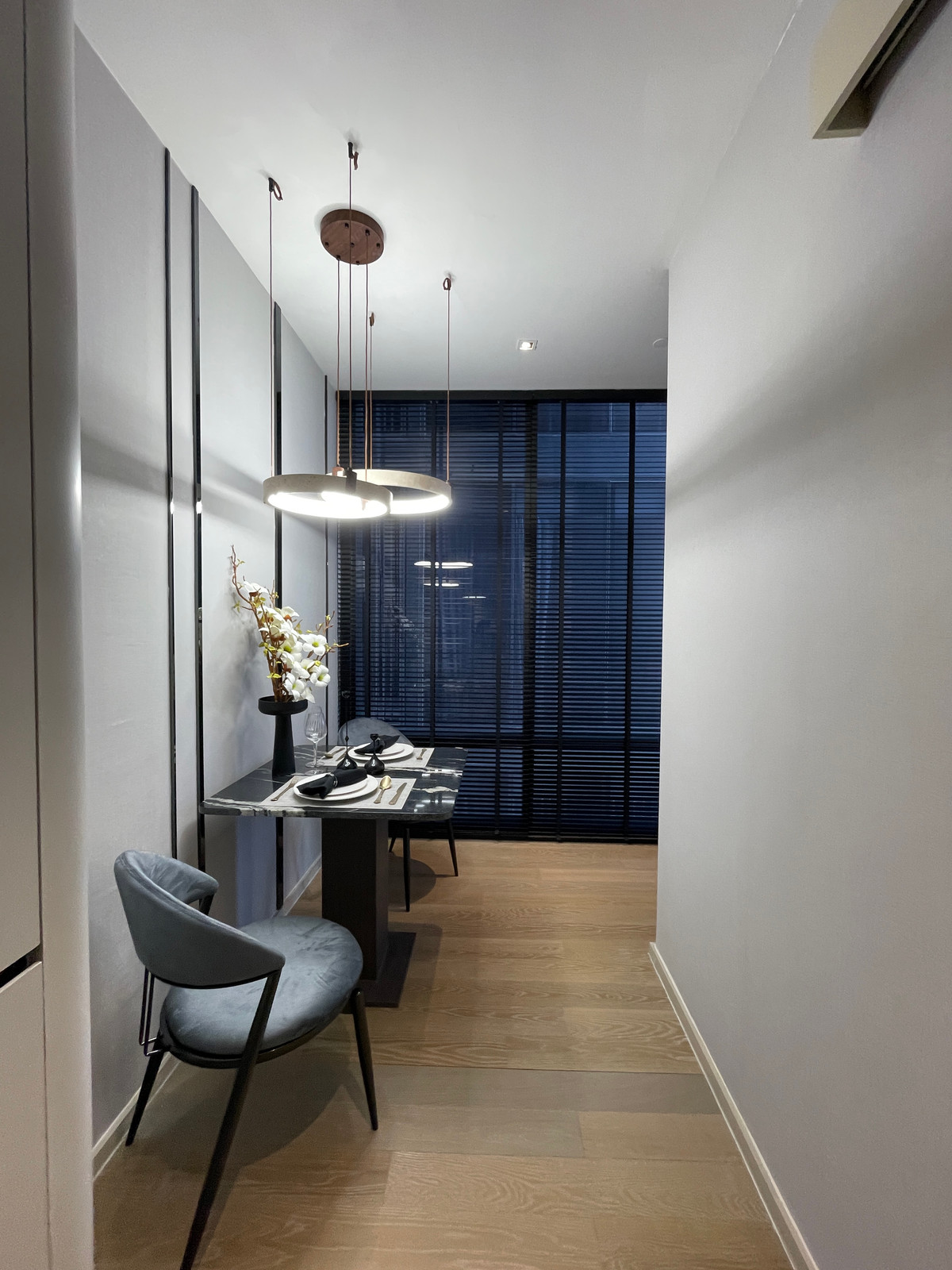 ขายคอนโดสีลม ศาลาแดง บางรัก : [THE PEAK OF SILOM] ASHTON SILOM – Rare 2BR Unit | ชั้น 32 วิวขอบฟ้า ประสบการณ์อยู่คอนโดที่เหมือนอยู่บ้าน 