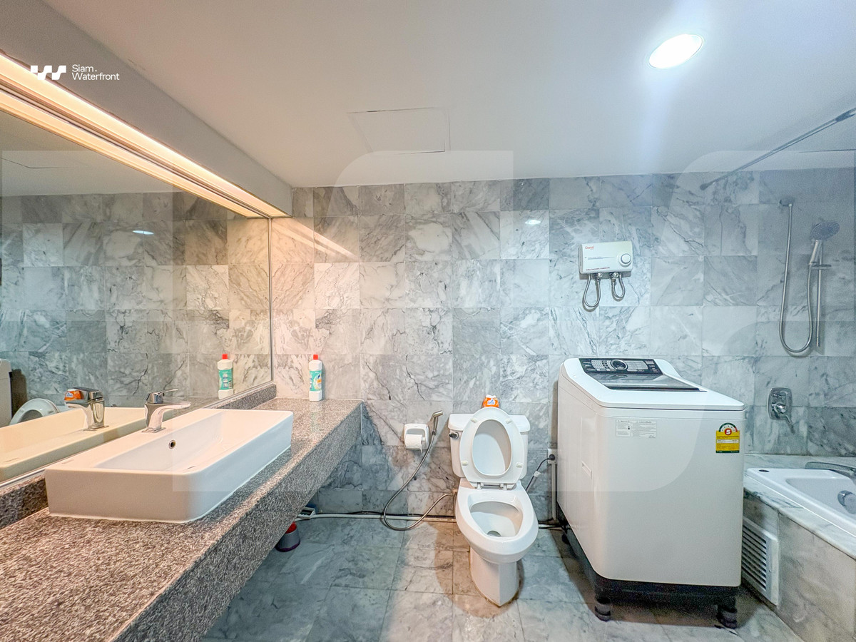 For SaleCondoSilom, Saladaeng, Bangrak : 🔥For Sale, Best Deal🔥 State Tower Silom 1 bedroom 68sqm, 28th floor, city view, beautifully decorated.