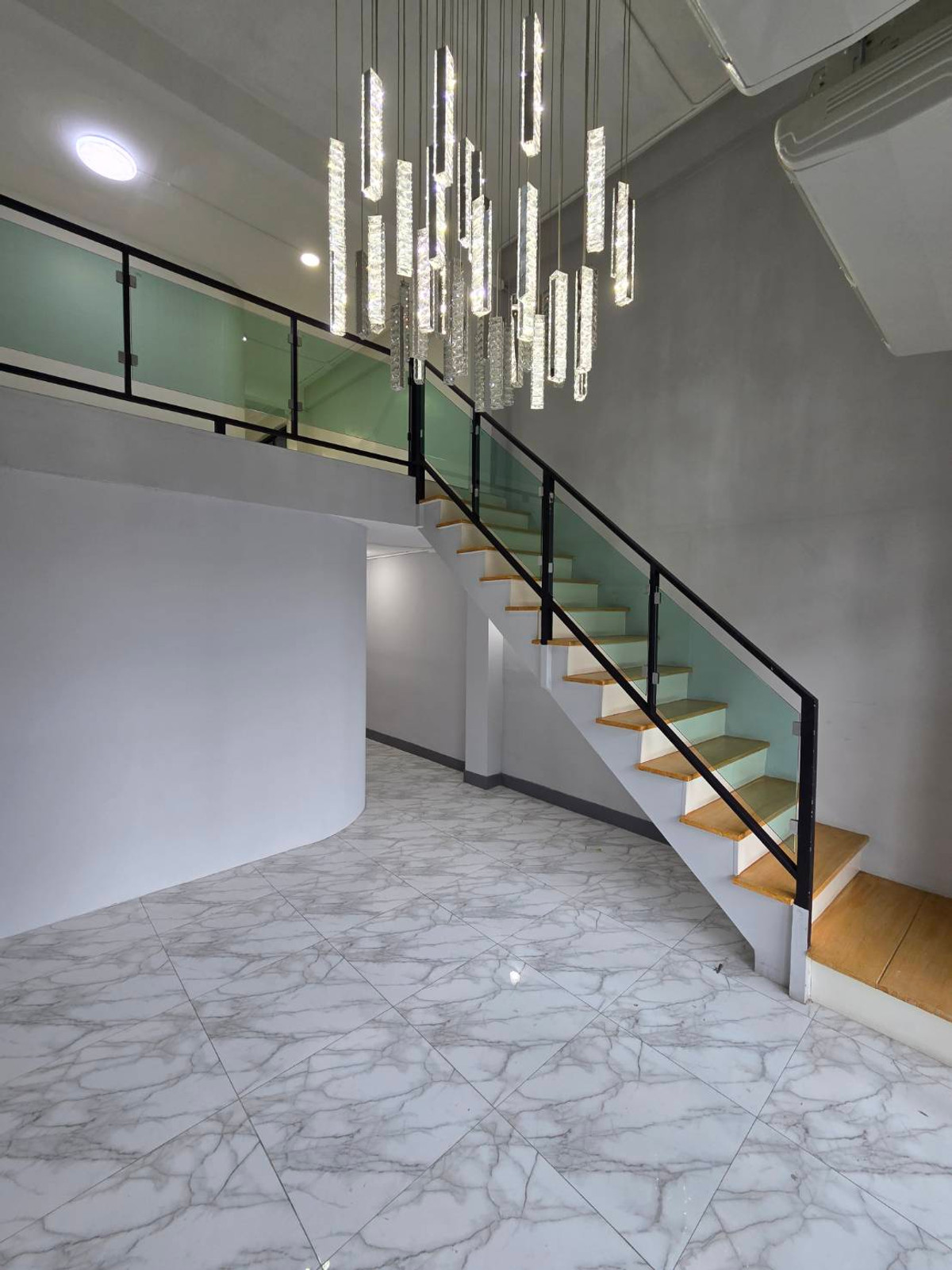 ให้เช่าอาคารพาณิชย์ปิ่นเกล้า จรัญสนิทวงศ์ : ให้เช่าอาคารพาณิชย์ ใกล้ BTS ท่าพระ เพียง 1 นาที