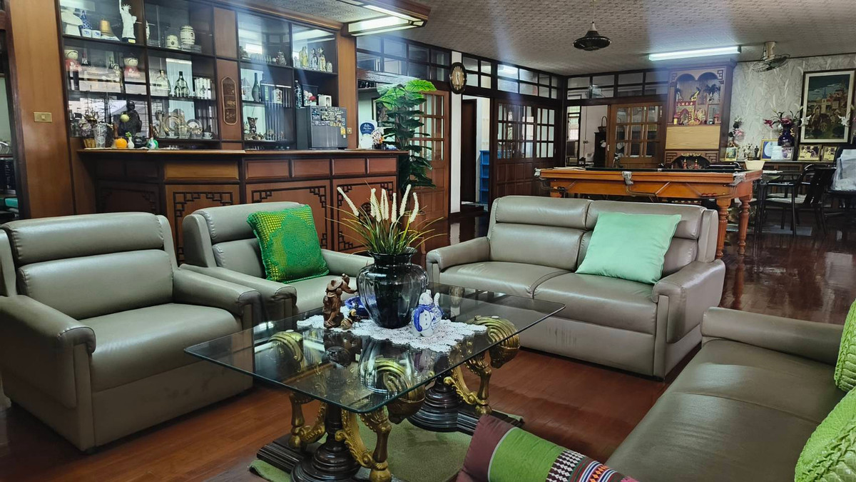 ขายบ้านพัฒนาการ ศรีนครินทร์ : ขายด่วน บ้านเดี่ยวแปลงใหญ่ 200 ตร.ว. พัฒนาการ 13 - ทำเลใกล้ทองหล่อ