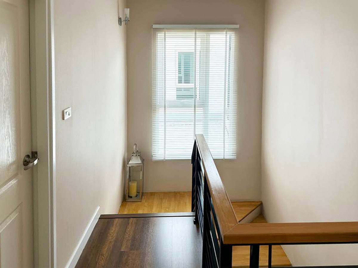 For SaleHousePattanakan, Srinakarin : 🏡 Only 6 Million Baht!! Detached House for Sale Golden Village On Nut 65