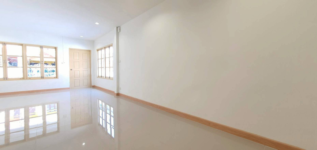 ขายทาวน์โฮมนนทบุรี บางใหญ่ บางบัวทอง :  282AGKI ทาวน์เฮาส์ 2 ชั้น ใกล้รถไฟฟ้า ราคาดี โซนบางบัวทอง บ้านสภาพดี พร้อมเข้าอยู่ 