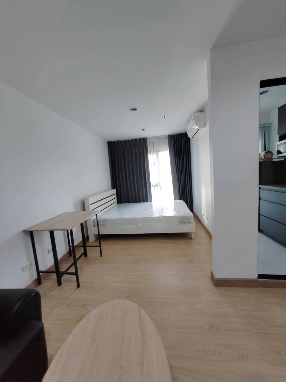 ขายคอนโดวิภาวดี ดอนเมือง หลักสี่ : ขาย คอนโดรีเจ้นท์โฮม 18 แจ้งวัฒนะ(Regent Home 18) ห้อวสวยมาก  ติดรถไฟฟ้า สองสาย ตึก E ชั้น3 ราคา 1.67 ล้านบาท