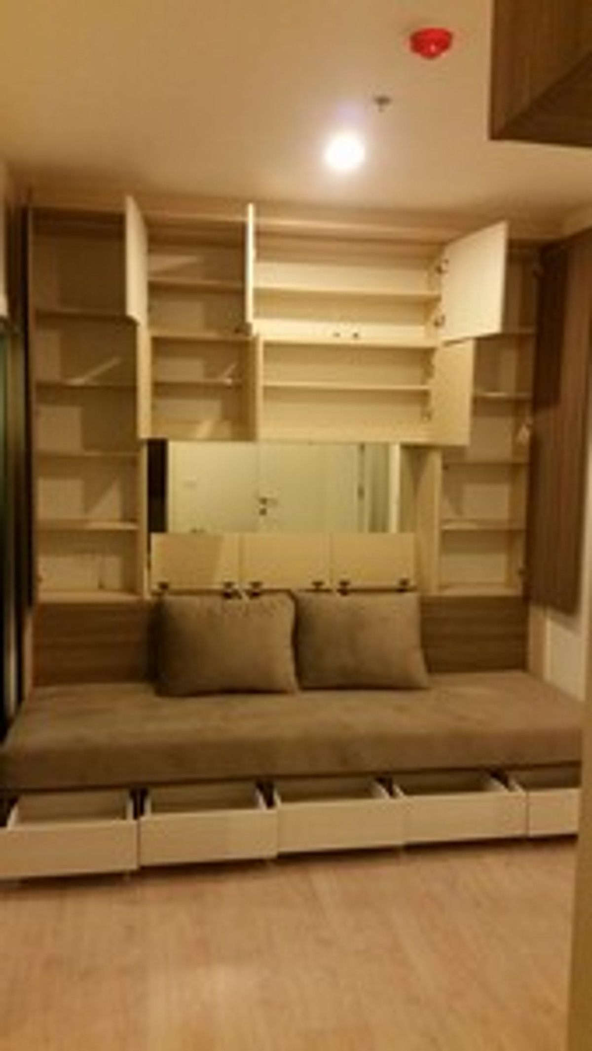 For RentCondoThaphra, Talat Phlu, Wutthakat : Condo for rent, Aspire Sathorn Tha Phra, 1 bedroom, 30 sq m, beautiful, new, with balcony, next to BTS Talat Phlu, 0 meters.