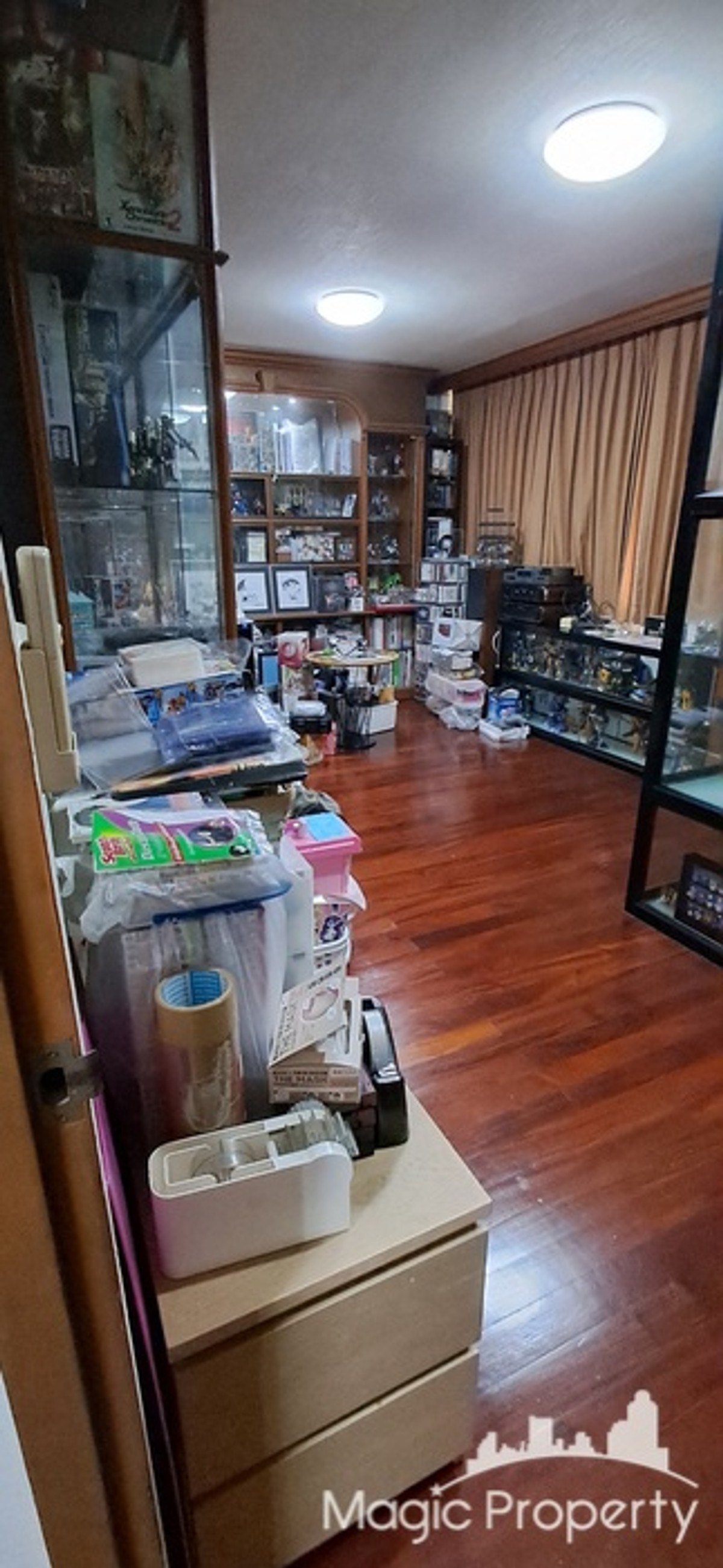 For RentShop HouseSukhumvit, Asoke, Thonglor : Commercial building For Rent in Soi Sukhumvit 39, Khlong Tan Nuea, Watthana, Bangkok