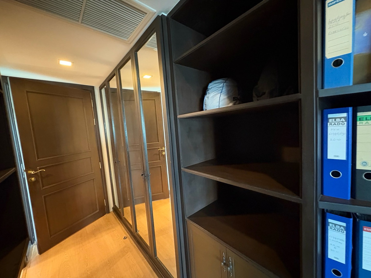 ขายคอนโดสาทร นราธิวาส : 🔥Sell 3BR 4BR+ 1Maid🔥Floor33🔥223sqm🔥29M🔥