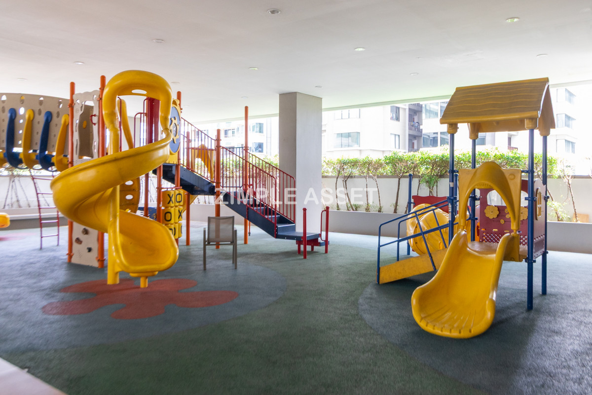 For RentSukhumvit, Asoke, Thonglor : Line ID: @zimple_asset Luxury aprtment in center of sukhumvit. Offering premium facilities for an elevated living experience. Surrounded by leading shopping malls in a prime location.